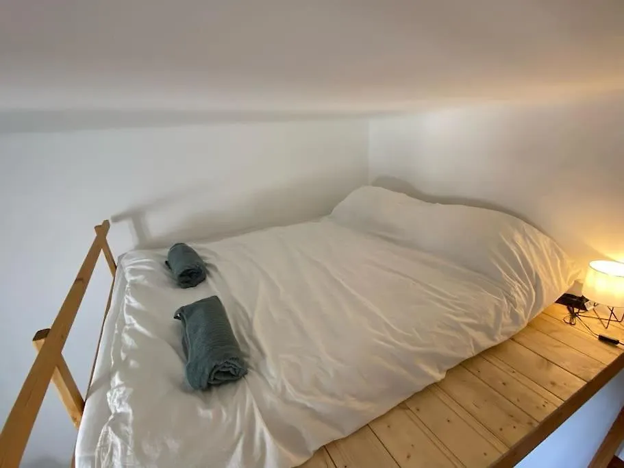 Charming Apartment In The Heart Of Gellert Area. Budapeste